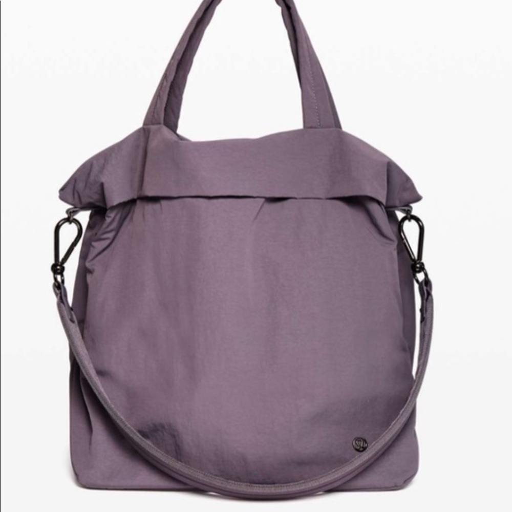 Lululemon On my Level 30L purple slouchy tote bag